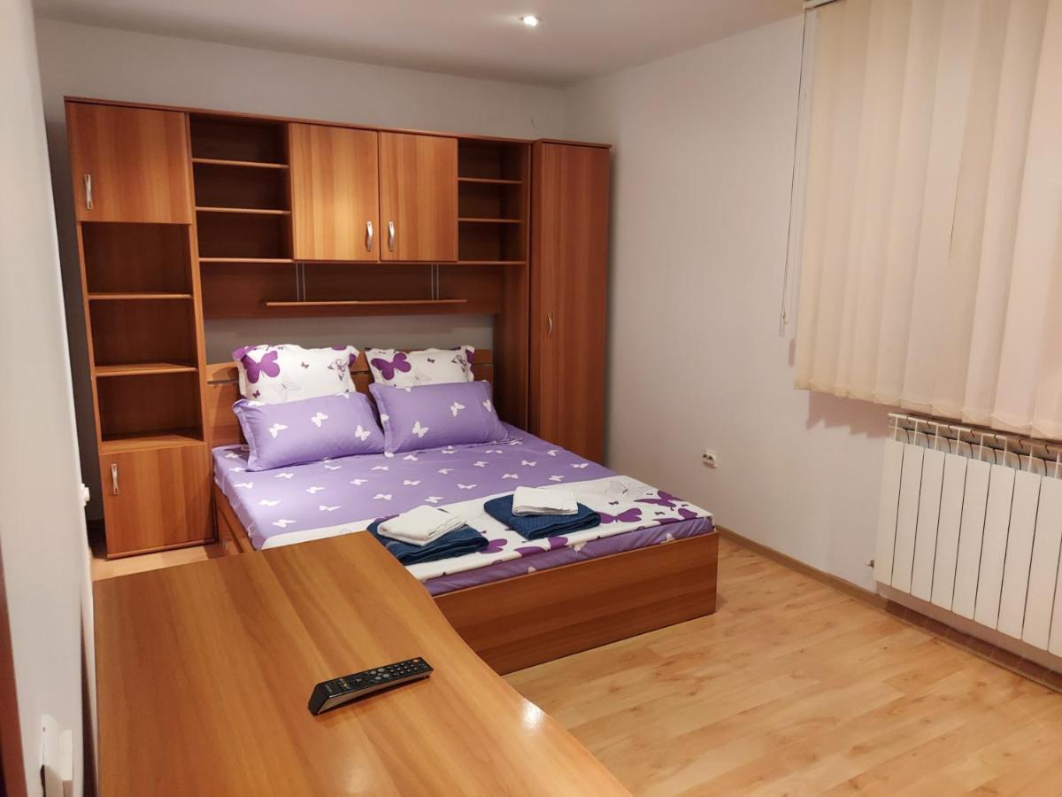 Bya Apartment Iasi Exterior photo